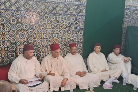 تاونات: تسليم هبة ملكية لفائدة الشرفاء الصافيين والدرقاويين بضريح مولاي بوشتى الخمار