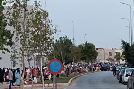 عين الشقف إقليم مولاي يعقوب : شارع صرفت عليه أموال طائلة يتحول إلى مرتع لاحتلال الملك العمومي